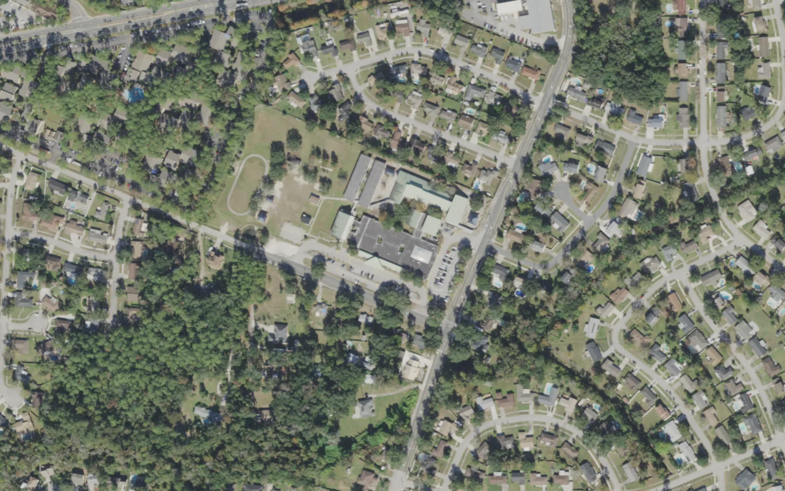 Beauclerc Elementary's campus (center) and the blocks around it on Craven Road West in Jacksonville, seen from the air