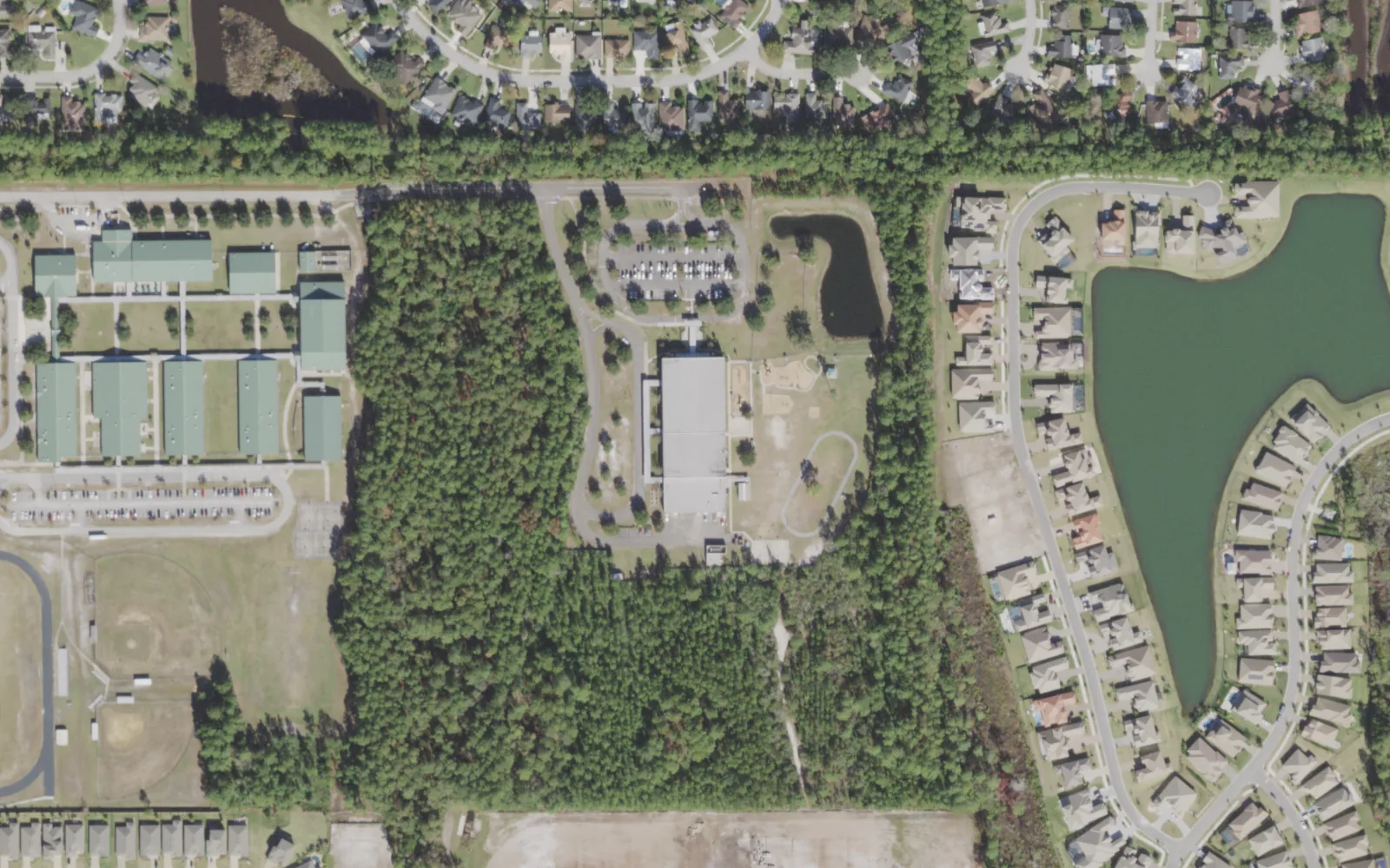 Kernan Trail Elementary's campus (center) and the blocks around it on Kernan Boulevard South in Jacksonville, seen from the air