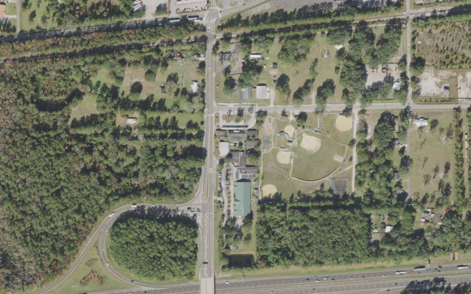 Whitehouse Elementary's campus (center) and the blocks around it on General Avenue in Jacksonville, seen from the air