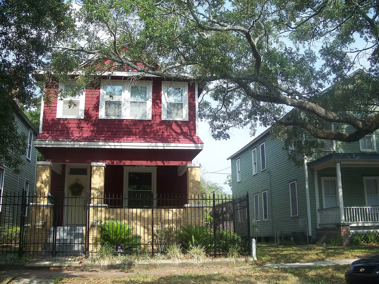 Houses with front porches in the Springfield Historic District of Jacksonville.