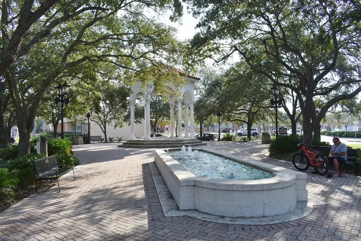 Balis Park in San Marco Square, ringed by shops and restaurants, in Jacksonville.